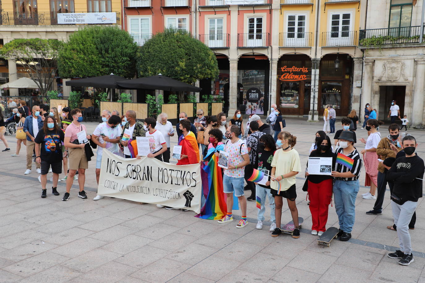 Concentración contra las agresiones homófobas en Burgos.