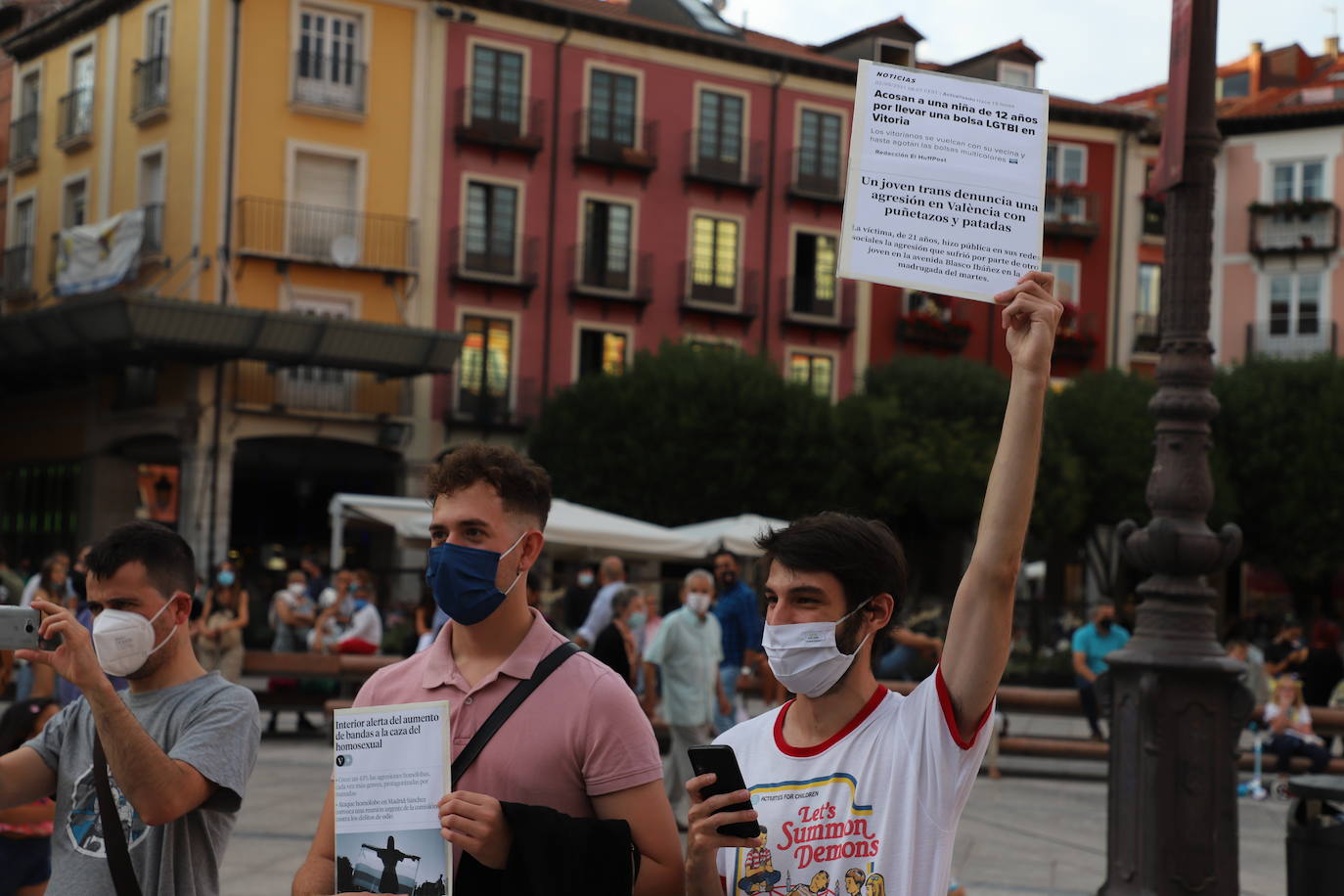 Concentración contra las agresiones homófobas en Burgos.