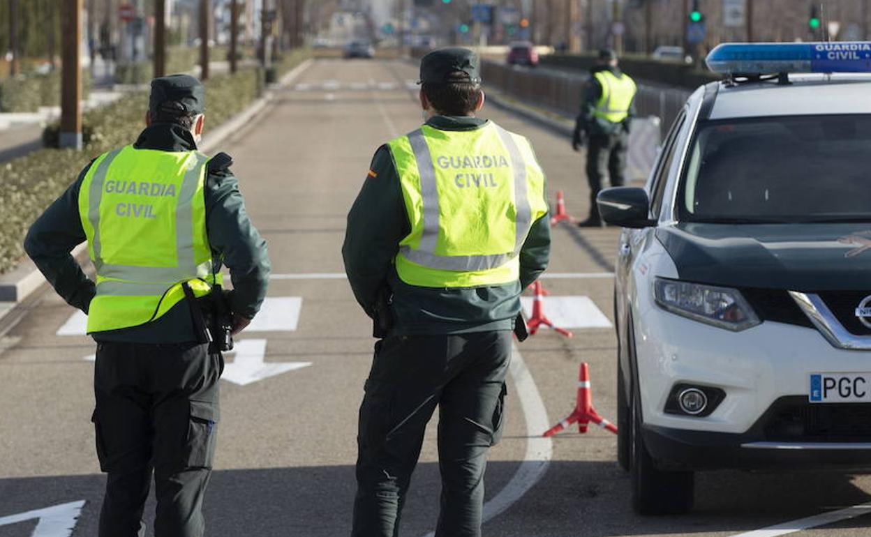 Control de la Guardia Civil en Valladolid capital, en una imagen de comienzos de año. 