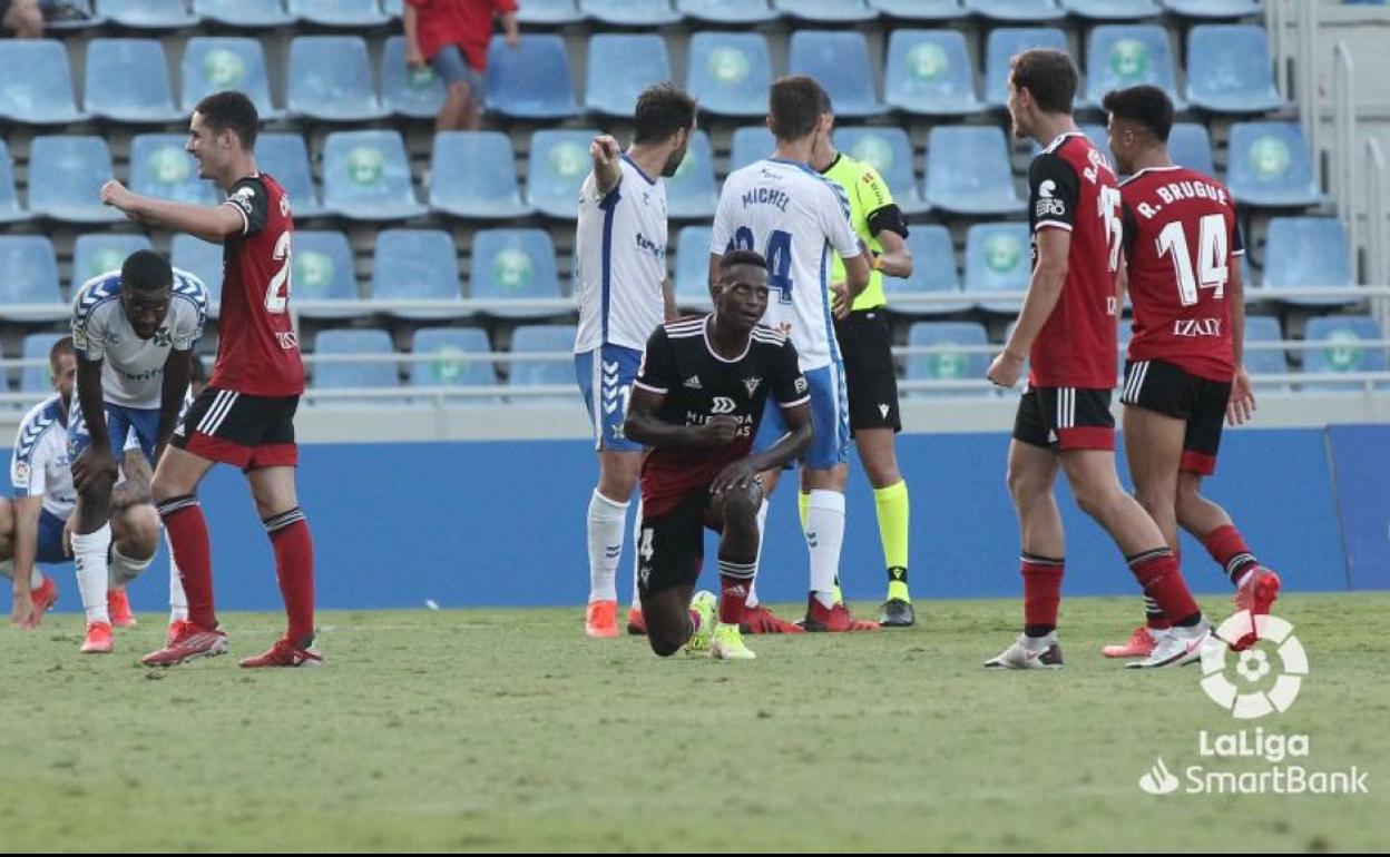 Los jugadores rojillos celebraron la victoria. 