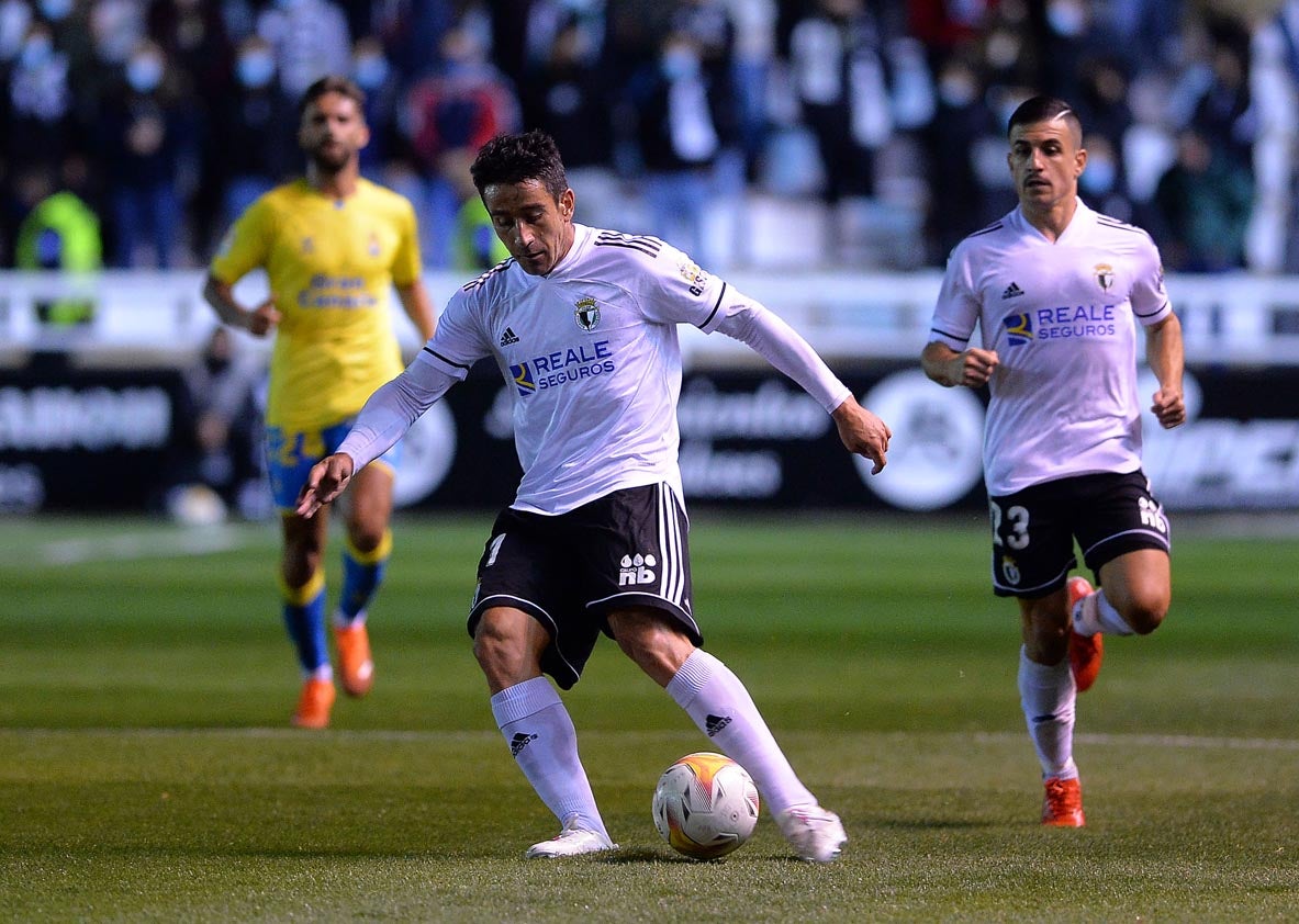 Fotos: El Burgos CF suma un empate frente a Las Palmas