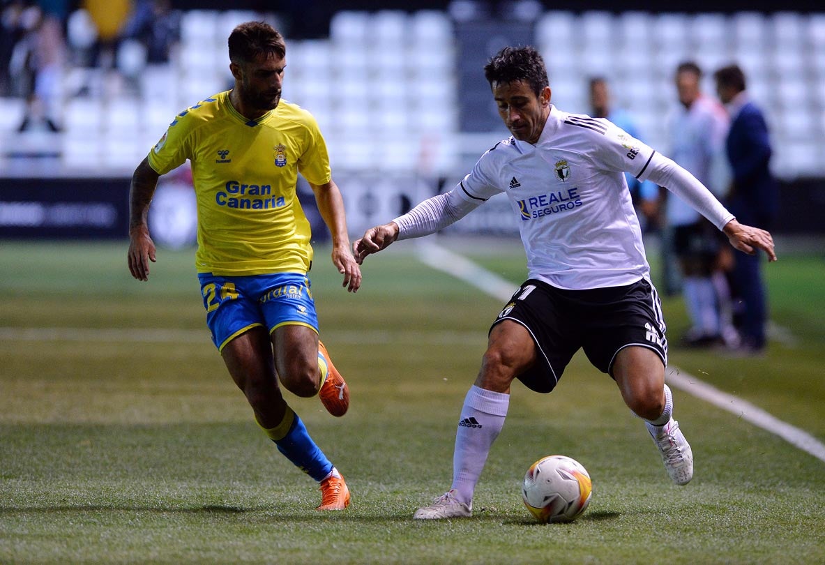 Fotos: El Burgos CF suma un empate frente a Las Palmas