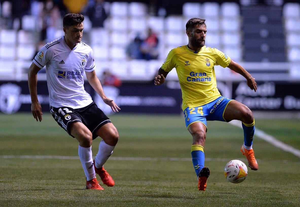 Fotos: El Burgos CF suma un empate frente a Las Palmas