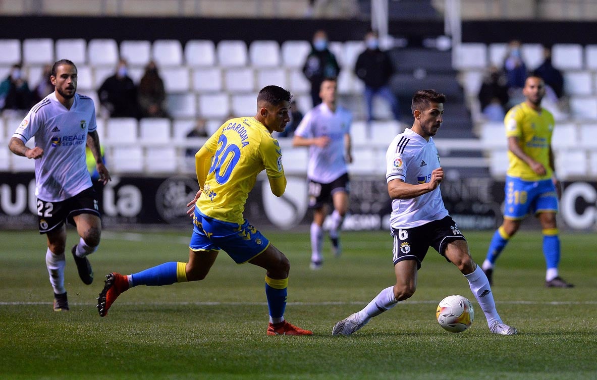 Fotos: El Burgos CF suma un empate frente a Las Palmas