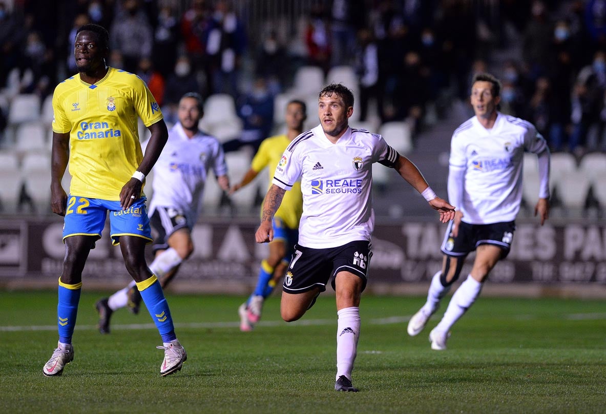 Fotos: El Burgos CF suma un empate frente a Las Palmas