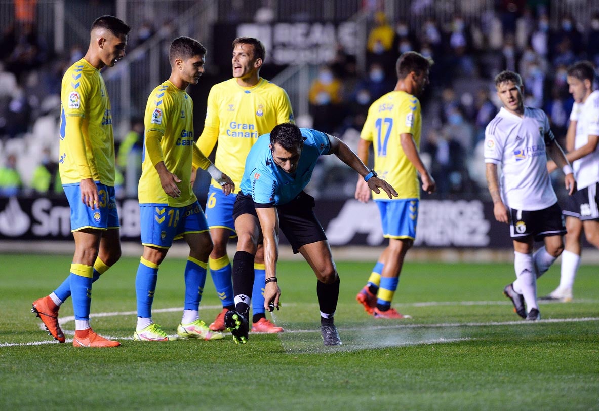Fotos: El Burgos CF suma un empate frente a Las Palmas