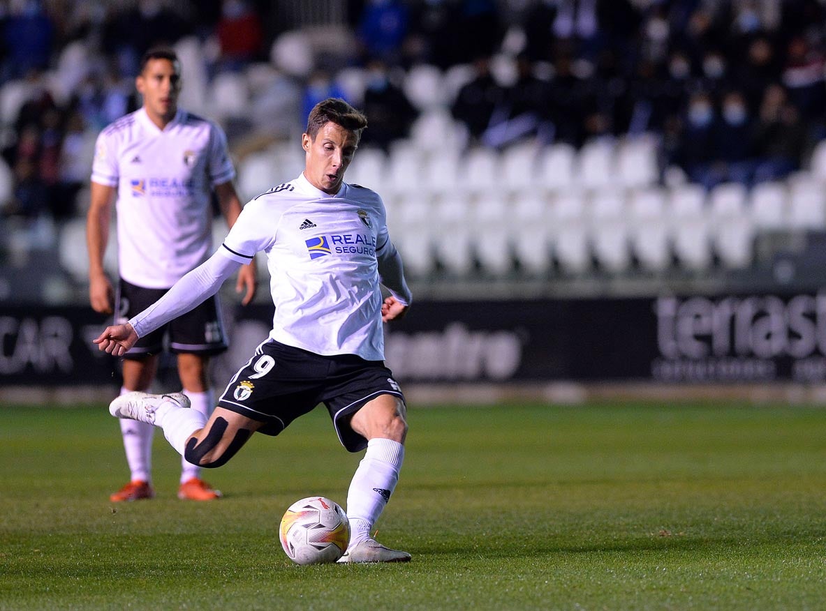 Fotos: El Burgos CF suma un empate frente a Las Palmas