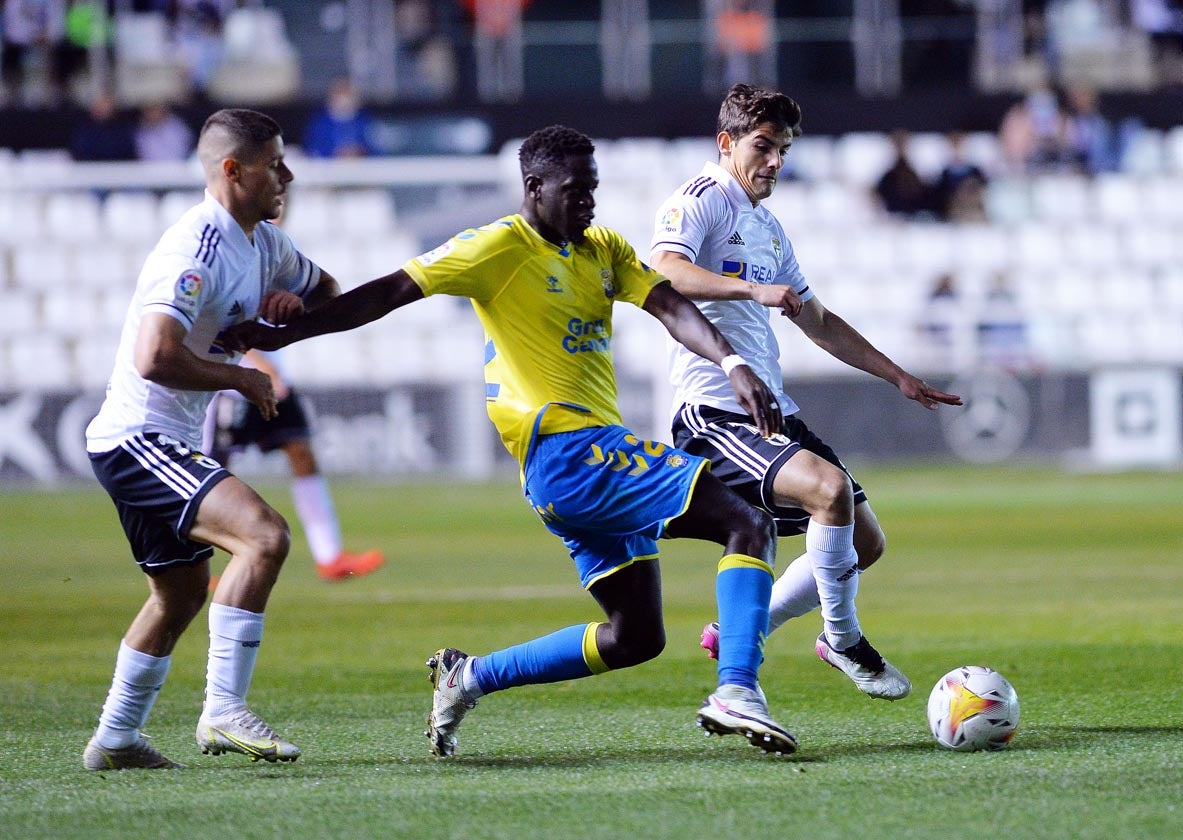Fotos: El Burgos CF suma un empate frente a Las Palmas