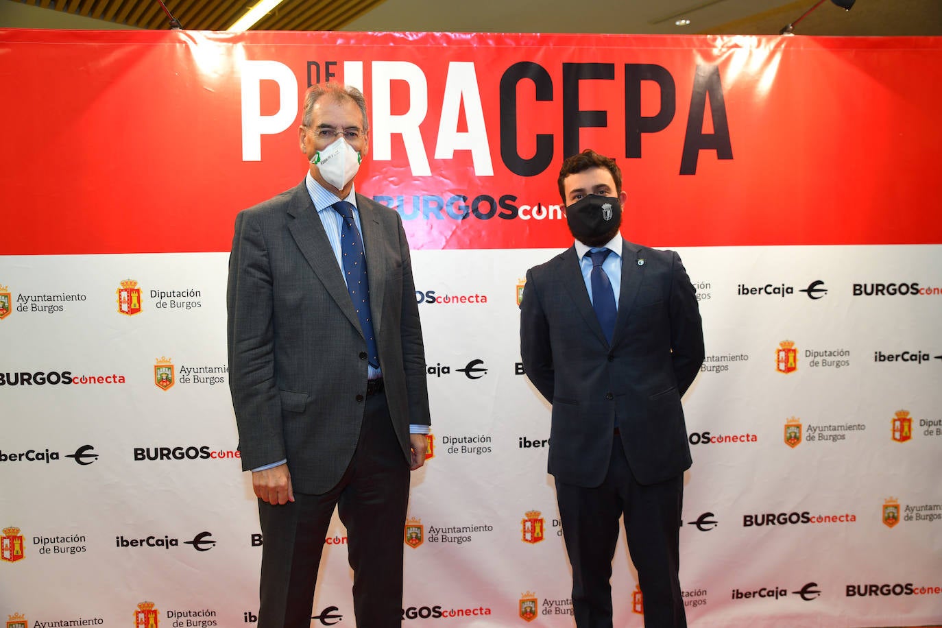 Miguel Ángel Benavente, presidente de FAE, y Diego Martínez, gerente del Burgos CF.