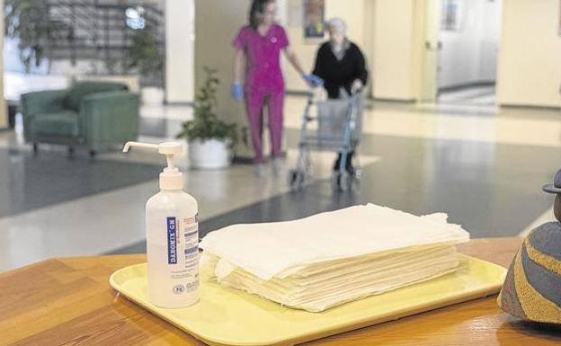 Descartan una tercera dosis de Pfizer para los trabajadores de las residencias de Burgos