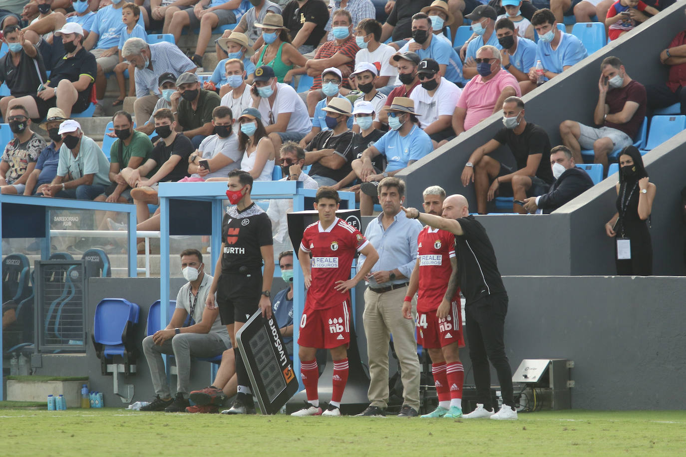 Fotos: El encuentro del Burgos frente al Ibiza en imágenes