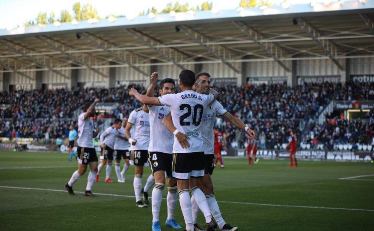 El Burgos celebra el gol de Grego que le ha valido la victoria en el derbi.