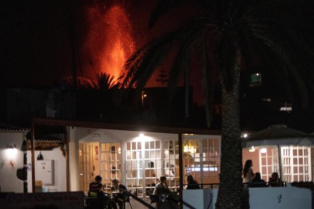 Imagen tomada en un restaurante de El Paso, en La Palma, a pocos kilómetros del volcán de Cumbre Vieja.