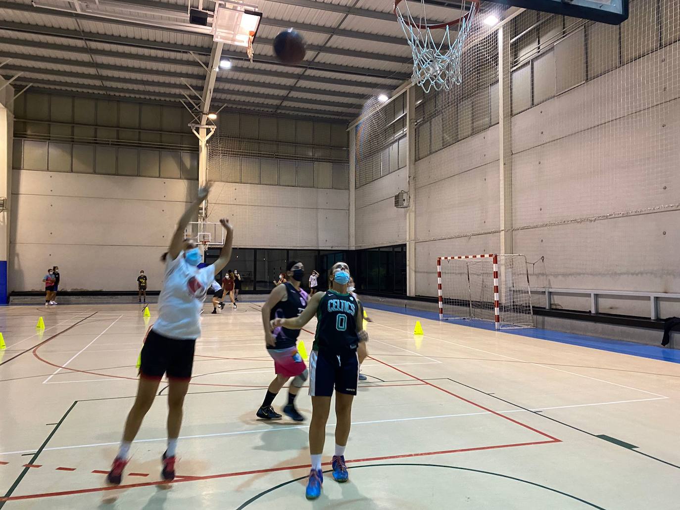 Fotos: El baloncesto femenino se asienta en Burgos, la satisfacción de lograr un espacio propio