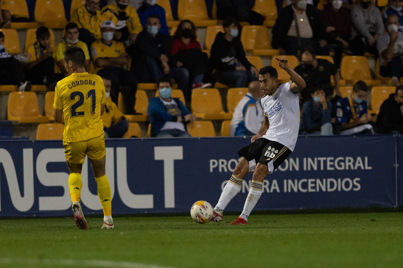 Fotos: El Burgos CF cae en casa del colista