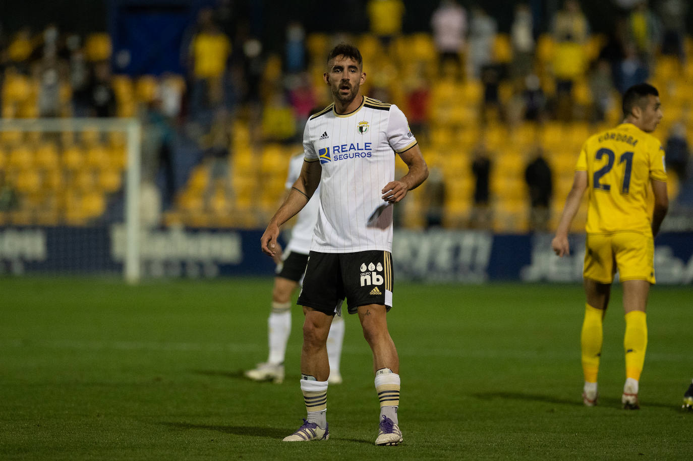 Fotos: El Burgos CF cae en casa del colista