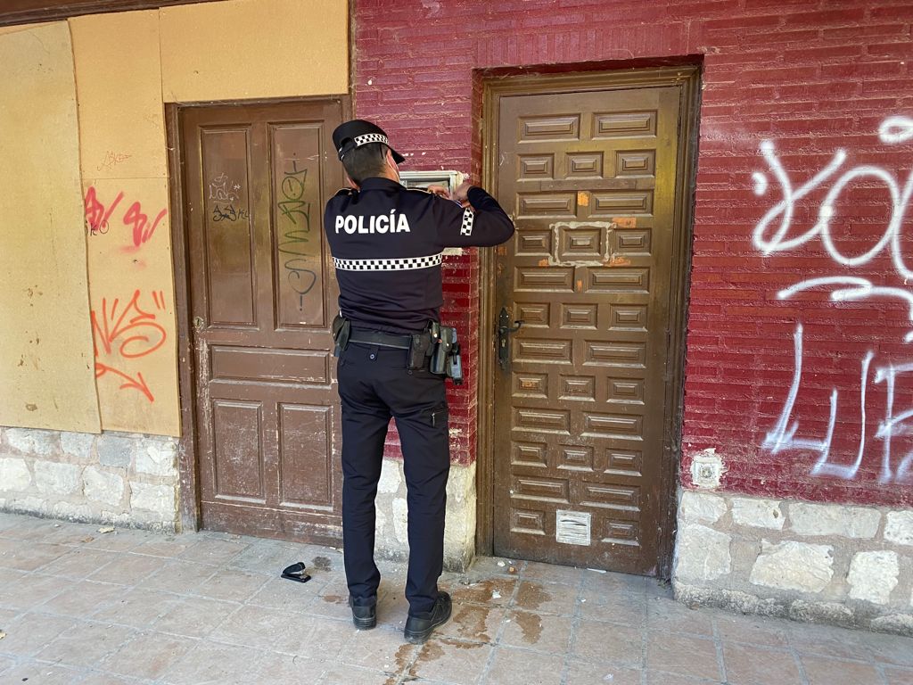 Fotos: El Parque de El Barriles amanece destrozado en Aranda