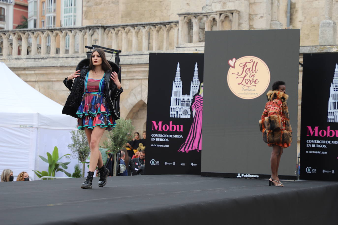 El evento se ha desarrollado en las faldas de la Catedral con el objetivo de impulsar el comercio local.