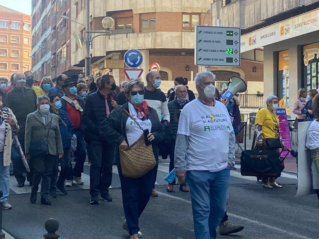 Fotos: Decenas de ribereños exigen en Aranda la reapertura del directo