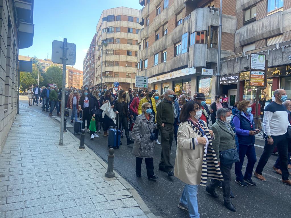 Fotos: Decenas de ribereños exigen en Aranda la reapertura del directo