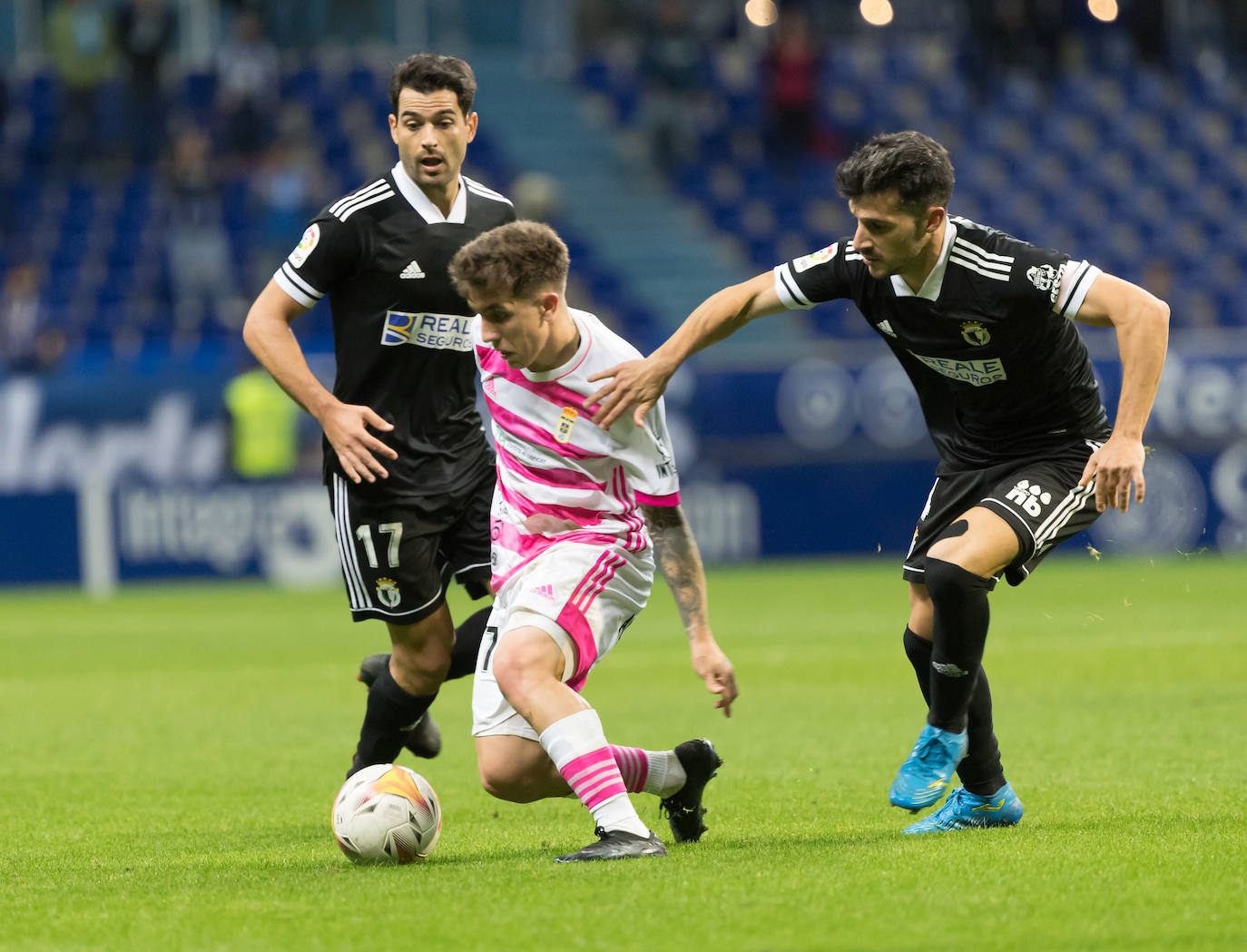 Los de Calero sacan su faceta goleadora en Asturias.