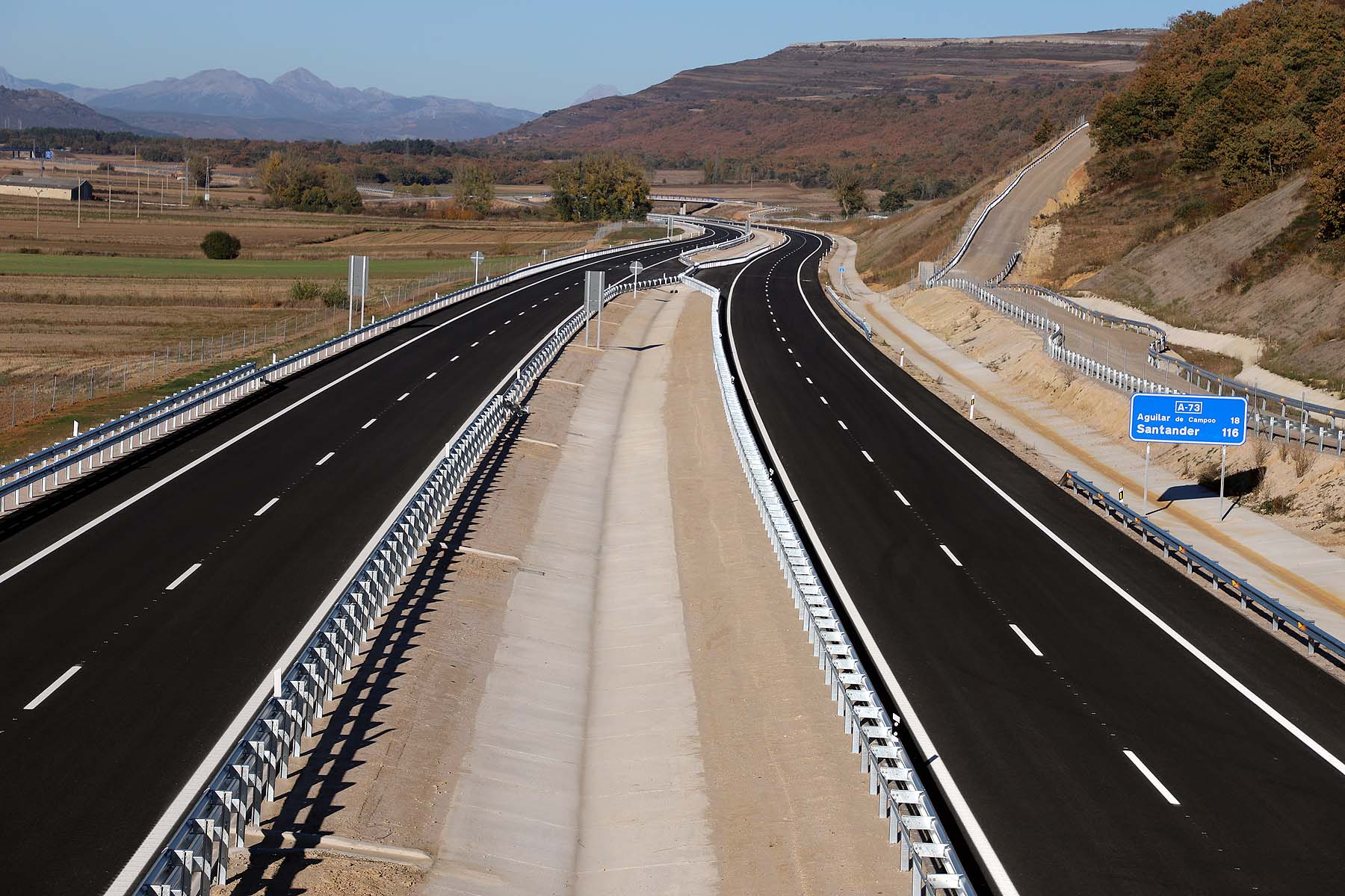 Fotos: La apertura del nuevo tramo de la A-73, inminente