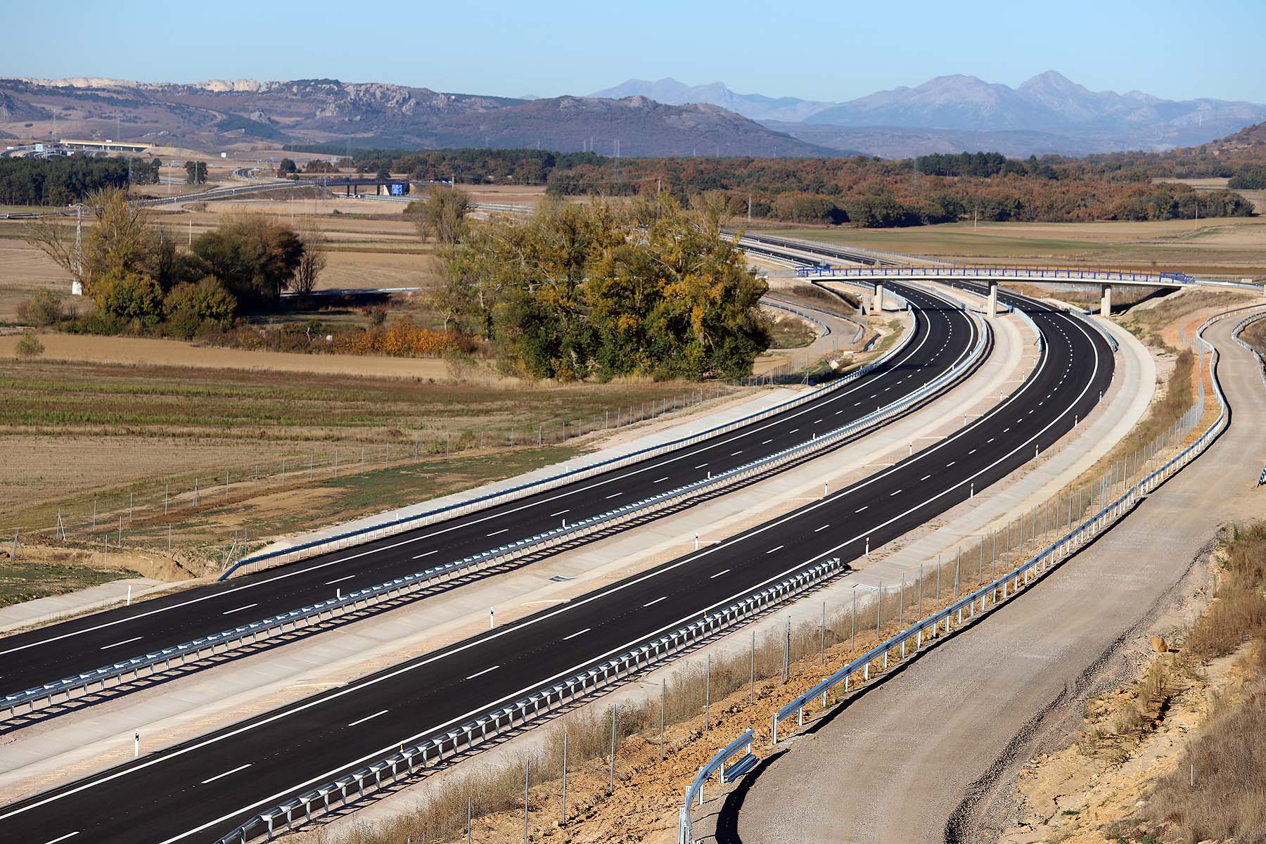 Fotos: La apertura del nuevo tramo de la A-73, inminente