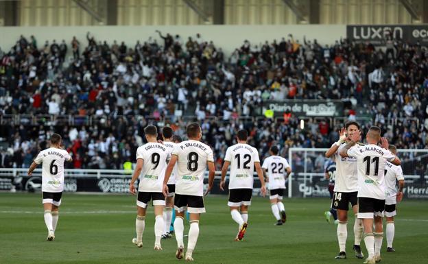 Entradas de acompañante a cinco euros para los abonados del Burgos CF