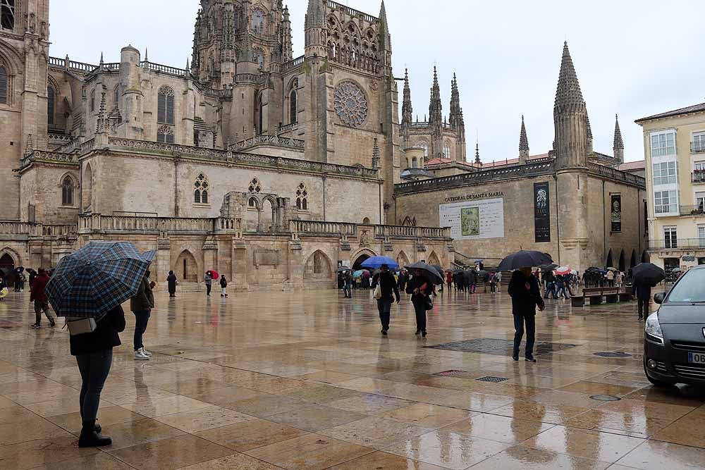 Fotos: Burgos se despide octubre con lluvia