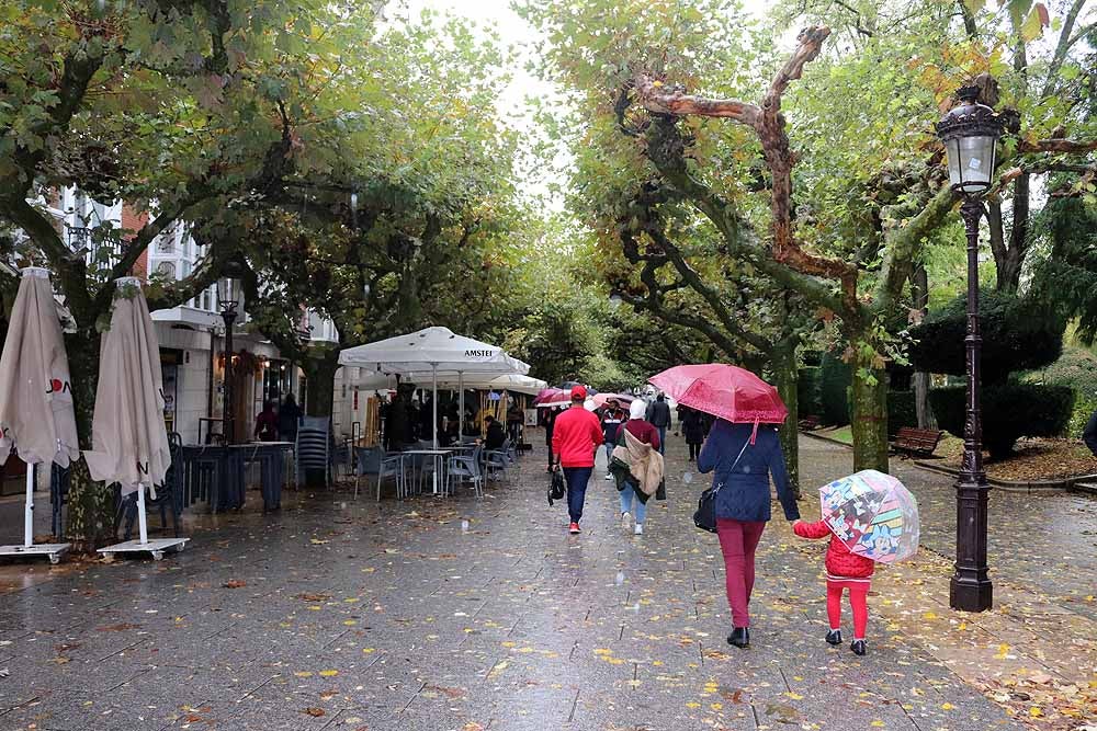 Fotos: Burgos se despide octubre con lluvia