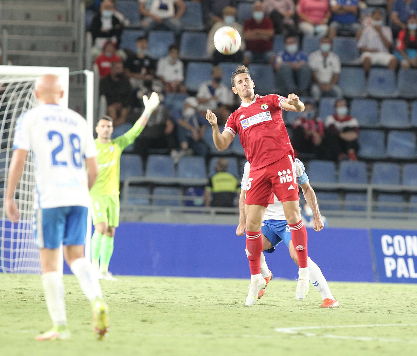 Fotos: El CD Tenerife golea al Burgos CF