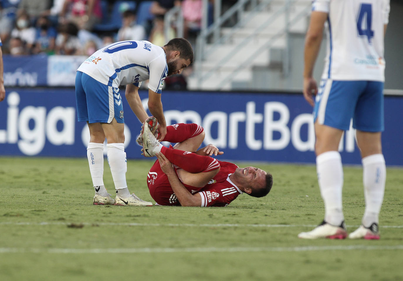 Fotos: El CD Tenerife golea al Burgos CF