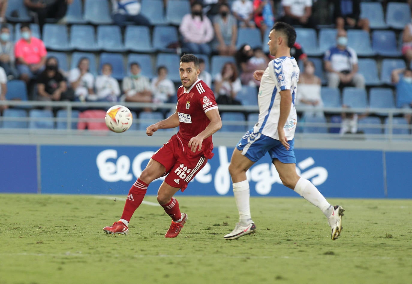 Fotos: El CD Tenerife golea al Burgos CF