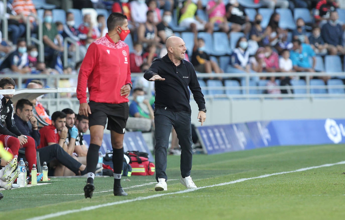 Fotos: El CD Tenerife golea al Burgos CF