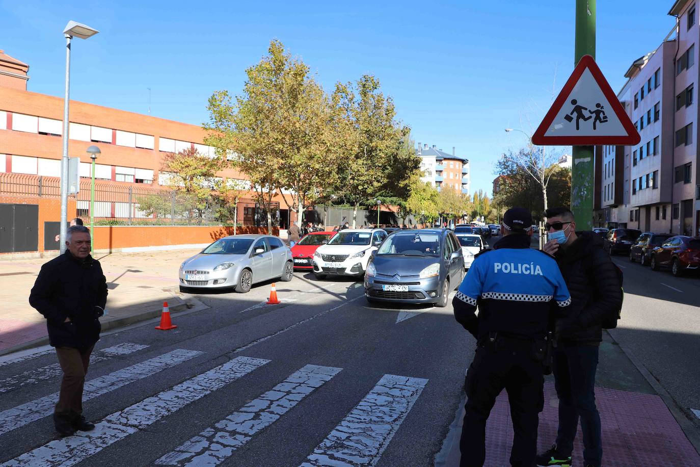 La Policía Local intensifica las labores de informar en los centros educativos de la capital.