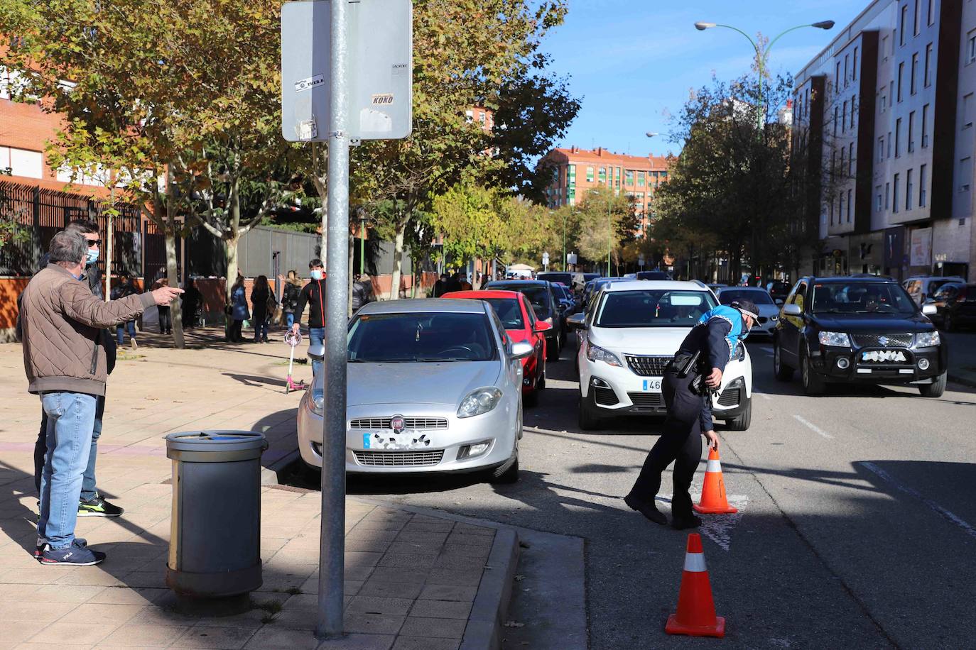 La Policía Local intensifica las labores de informar en los centros educativos de la capital.