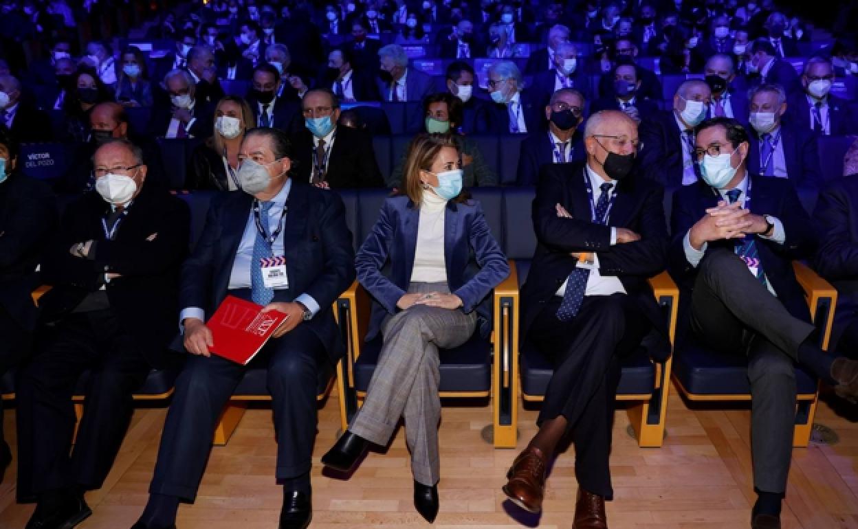 Vicente Boluda, Raquel Sánchez, Juan Roig y Antonio Garamendi, en el acto del corredor. 