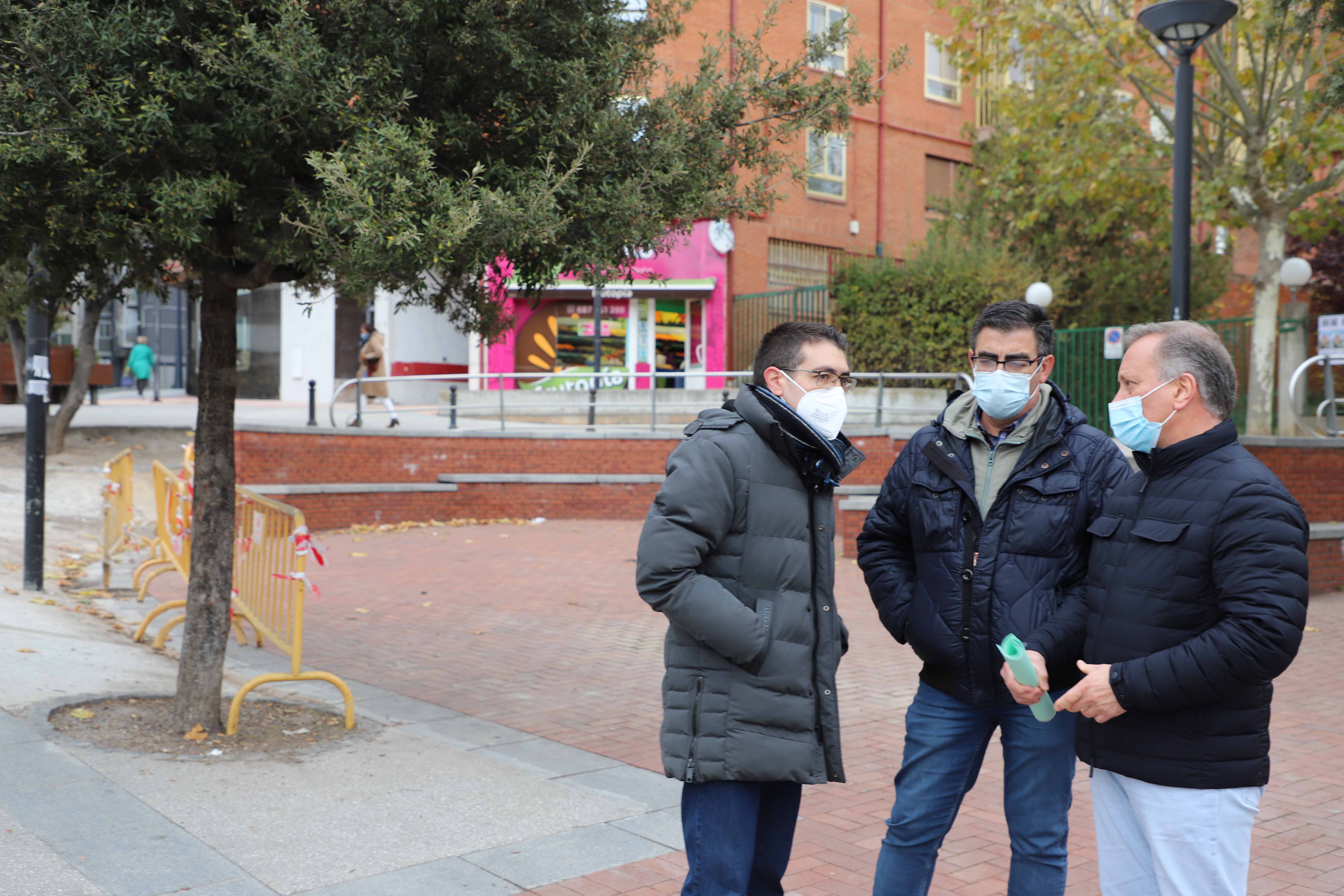 Fotos: La plaza de San Pedro de la Fuente ya está libre de los adoquines