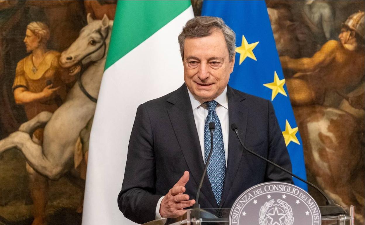 Mario Draghi, primer ministro italiano, cuyo Gobierno estudia reformar el ingreso vital mínimo.