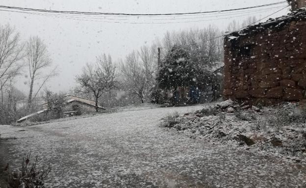 Nieve en el pueblo burgalés de La Gallega. Vídeo de nieve en los yacimientos de Atapuerca, imagen a cargo de Víctor del Val. 