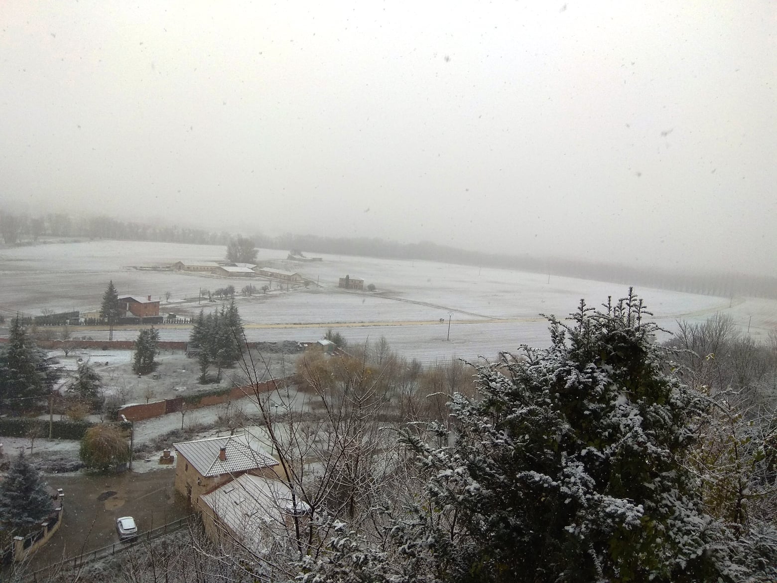 Fotos: La nieve se extiende por la provincia de Burgos