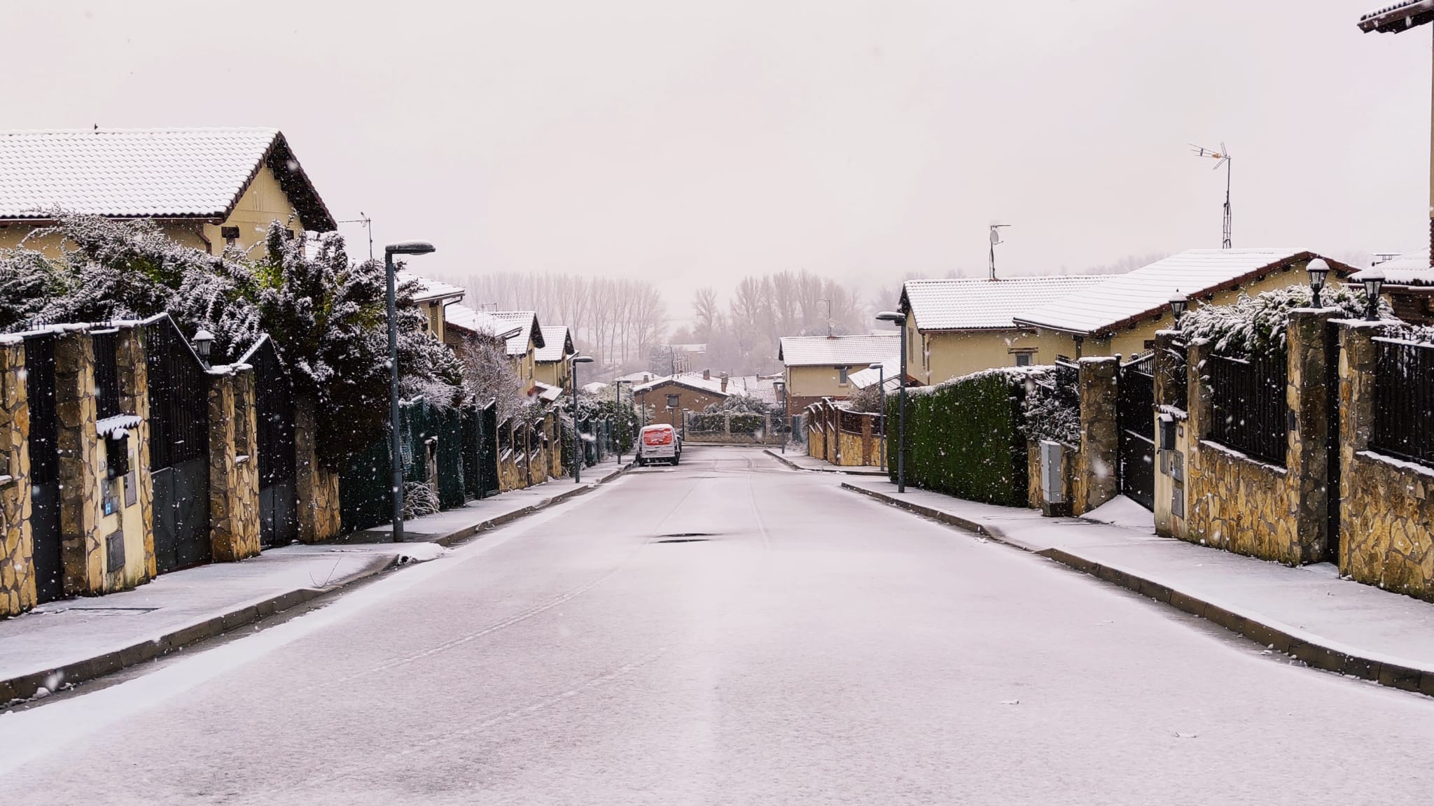 Fotos: La nieve se extiende por la provincia de Burgos