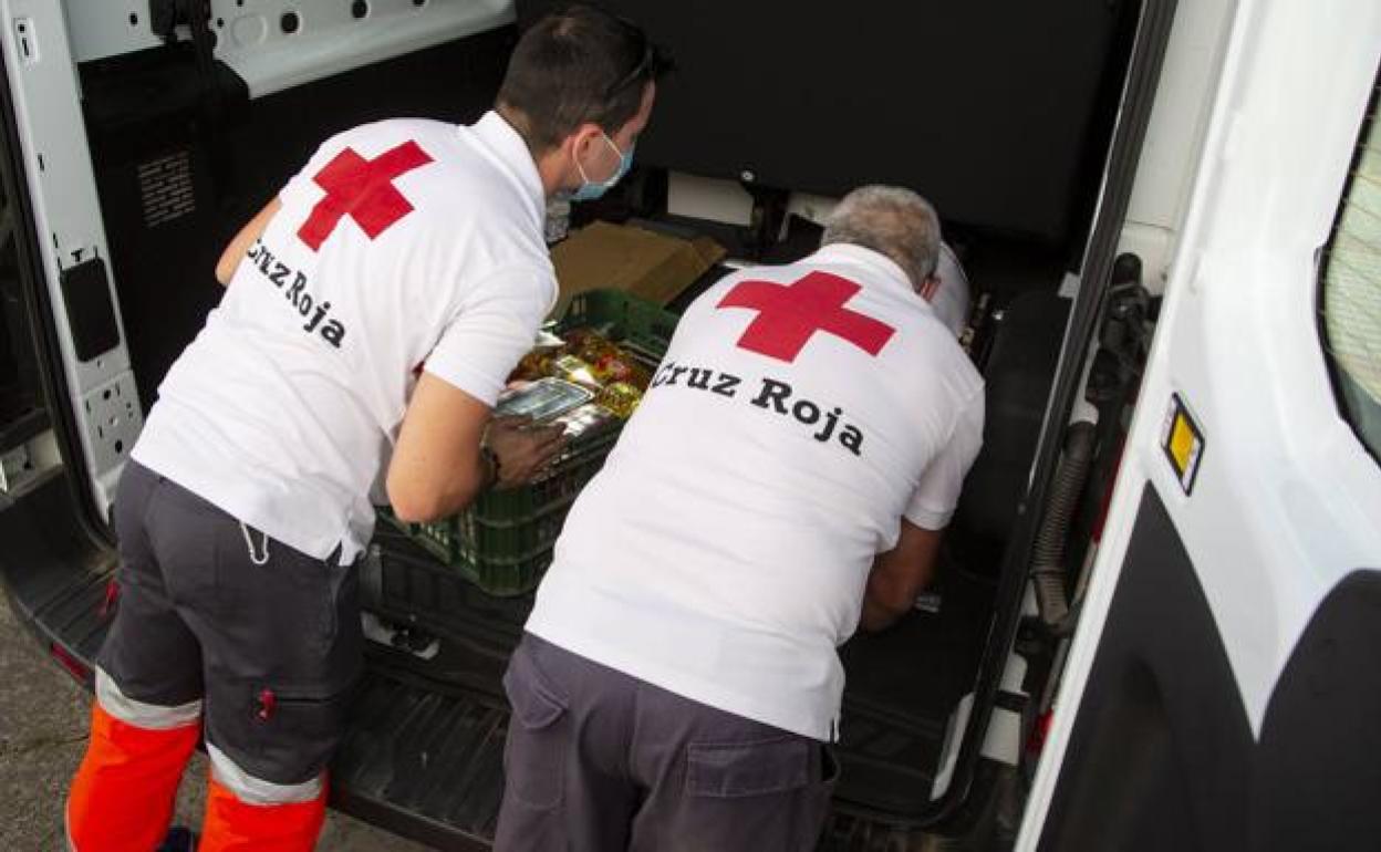 Voluntarios de la Cruz Roja. 