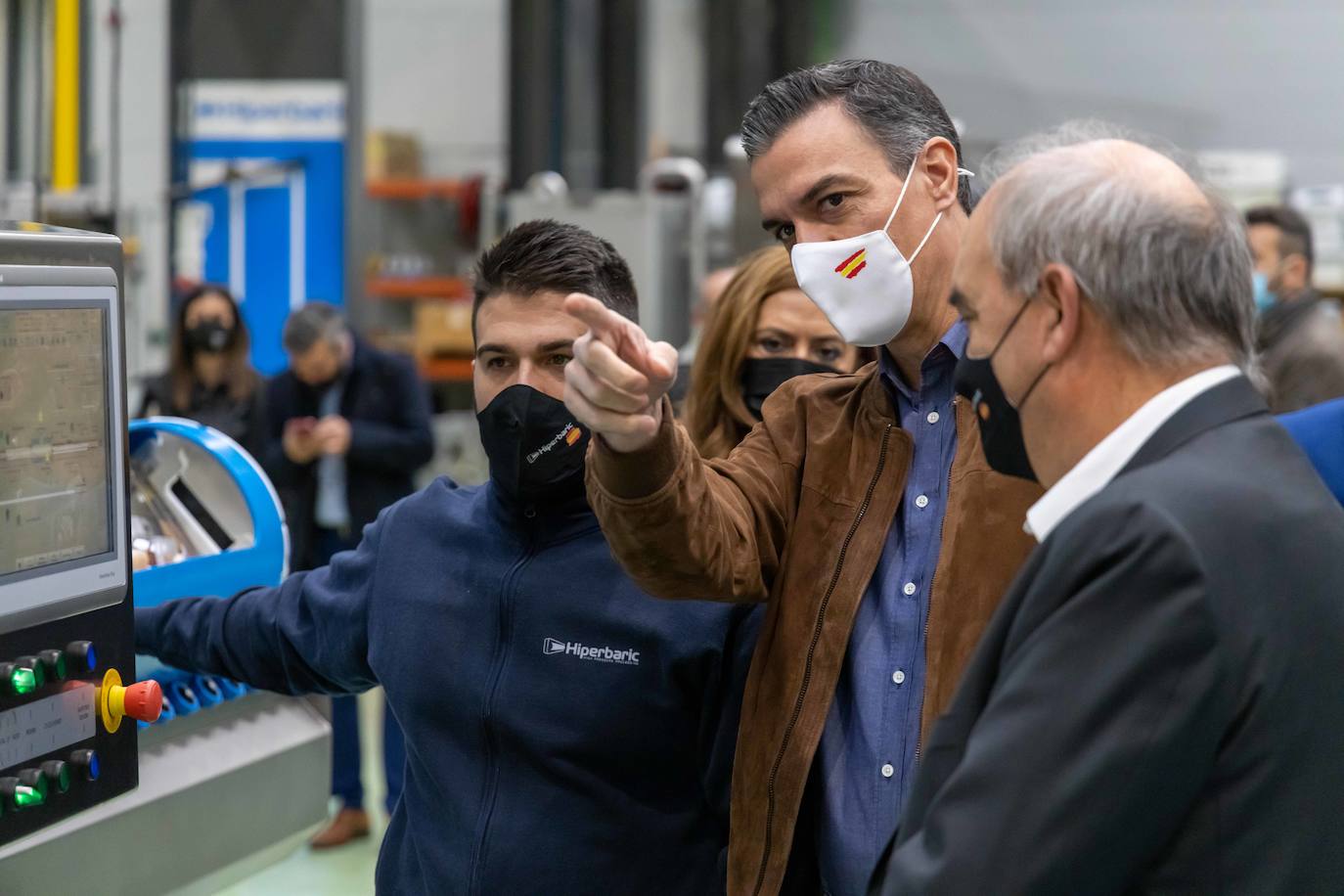 Pedro Sánchez en su visita a Hiperbaric. 