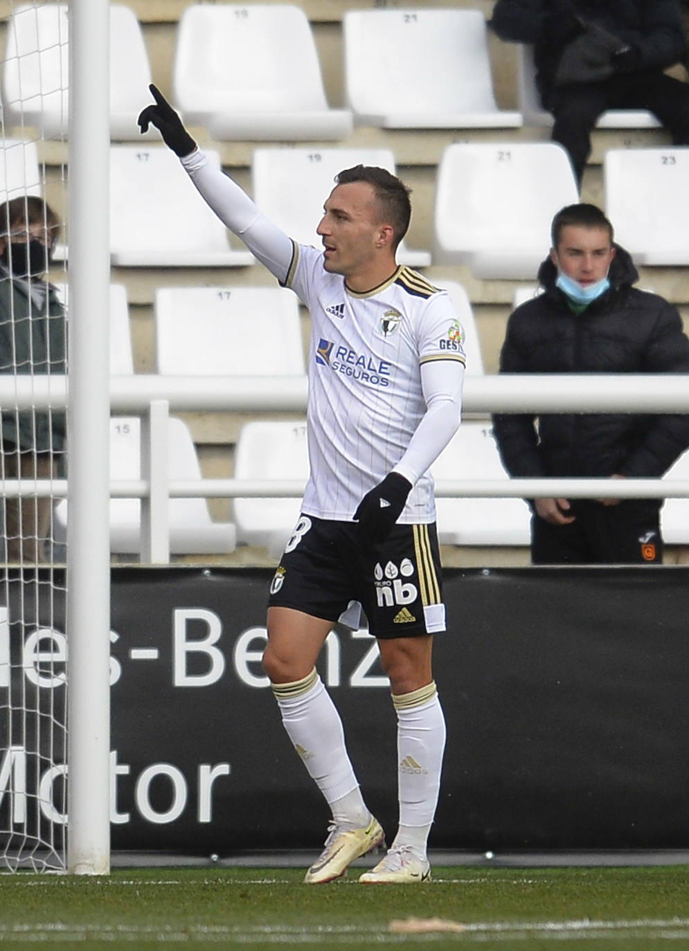 Victoria del Burgos CF ante el Málaga en El Plantío.