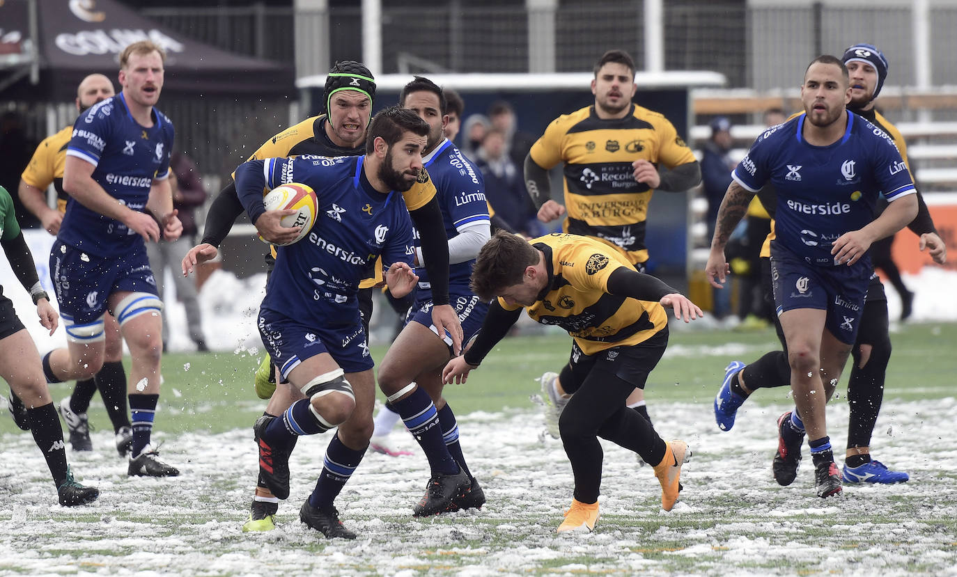 Empate entre burgaleses y sevillanos en un encuentro marcado por la nieve.