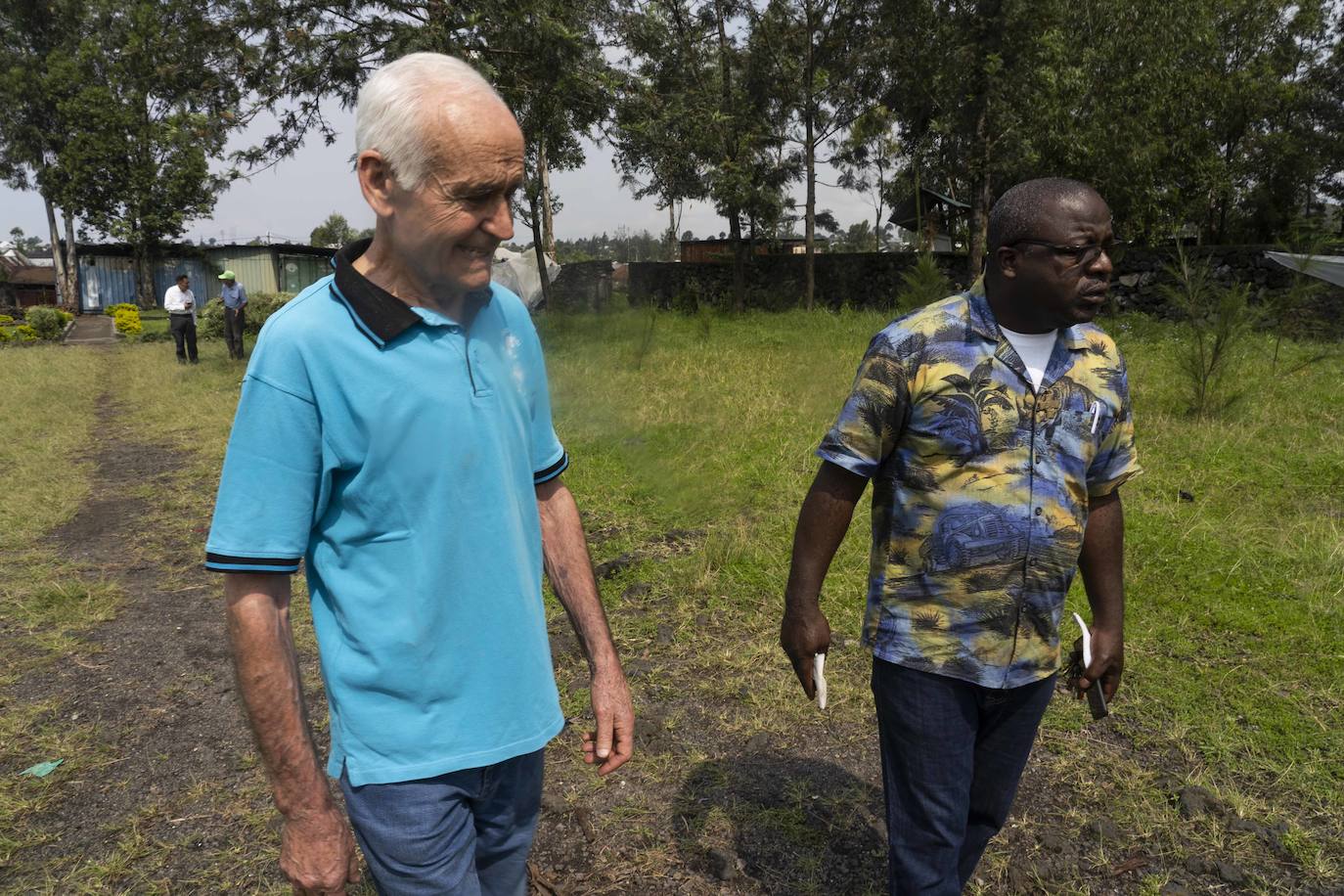 El misionero burgalés, Domingo de la Hera, junto al director del Centro Ngangi en Goma (Congo) donde desarrolla su labor