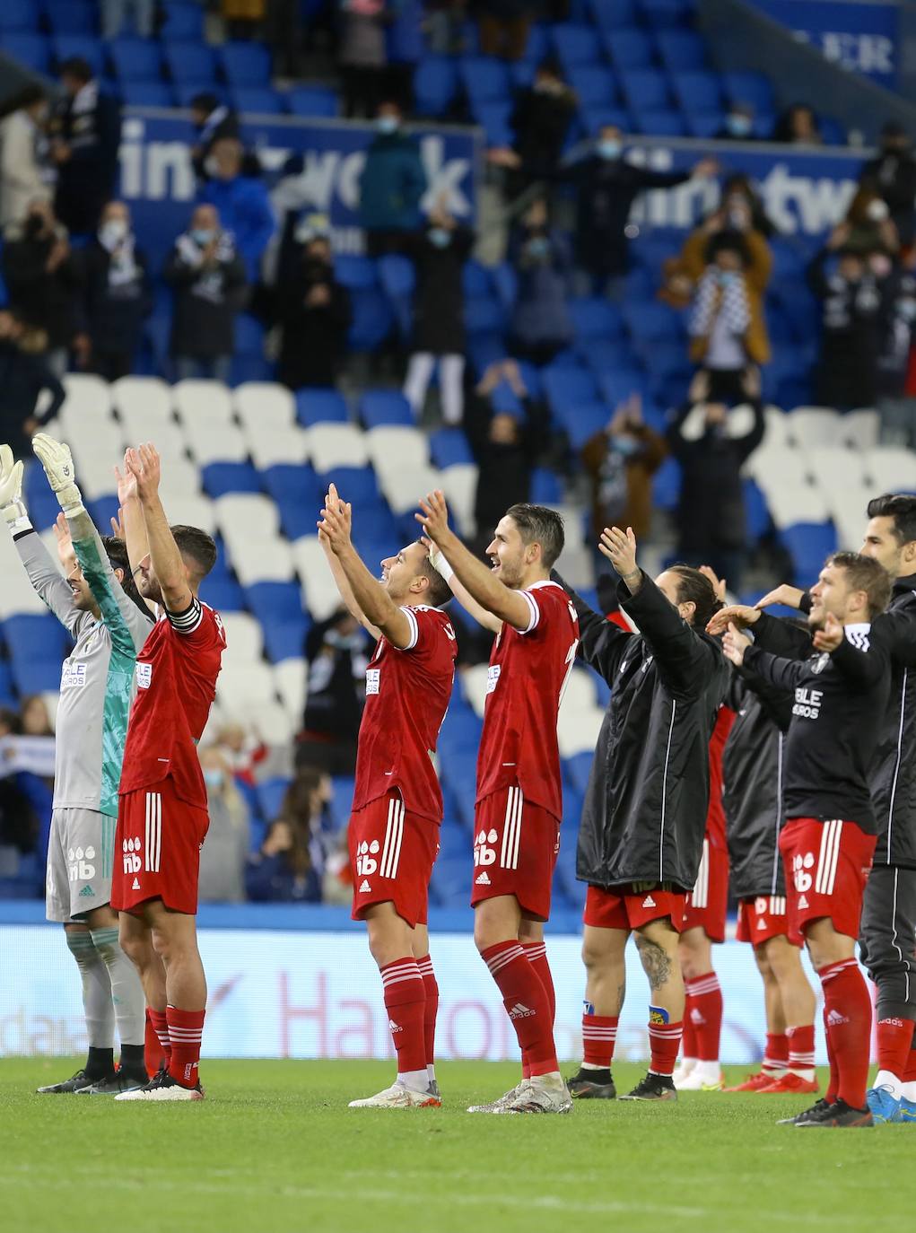 El Burgos CF celebra la victoria. 