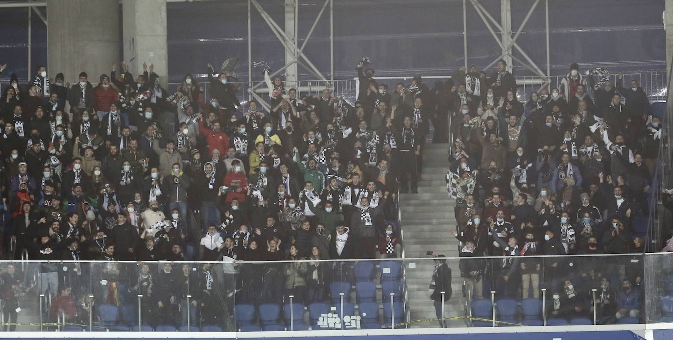 El Burgos CF celebra la victoria. 