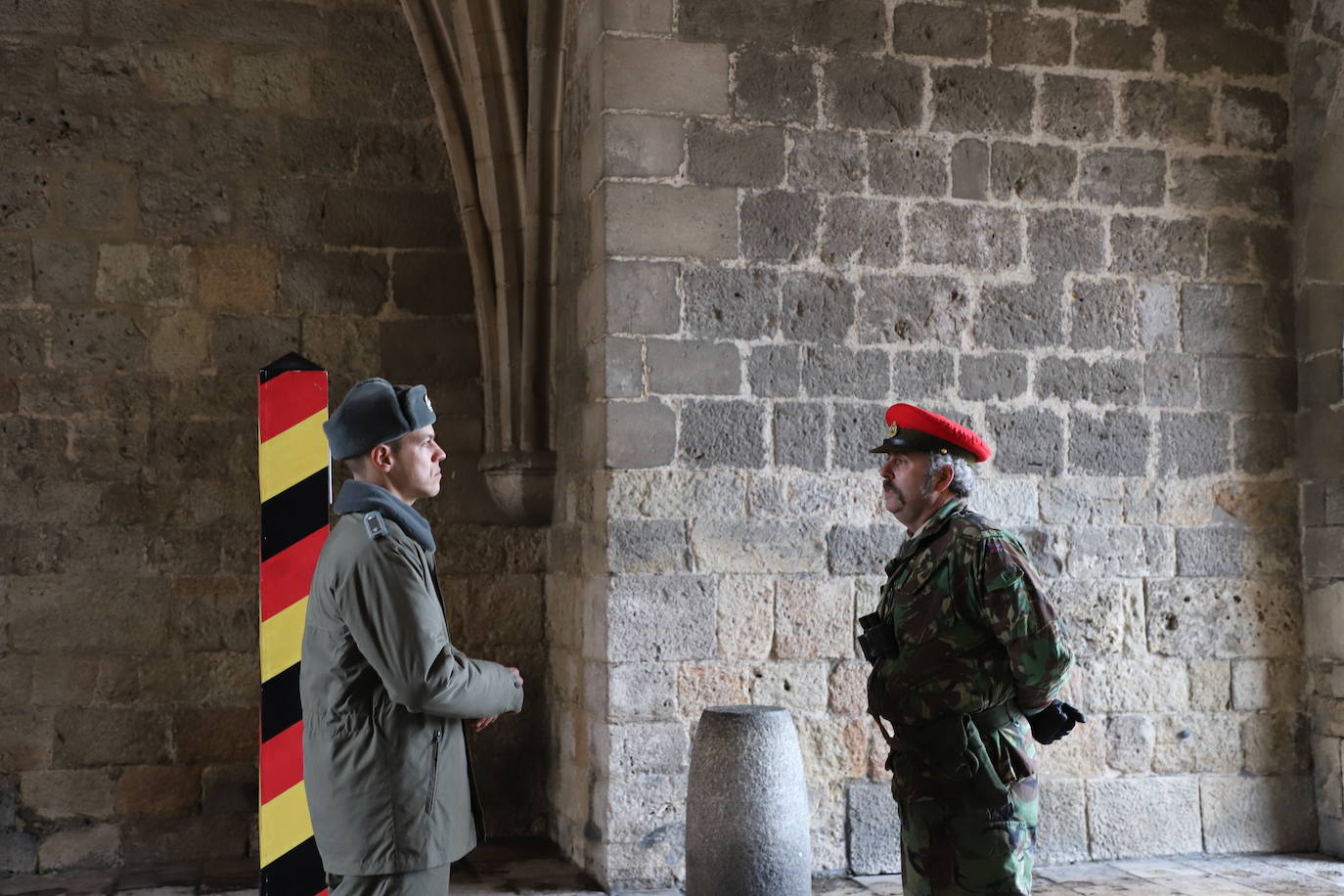 Fotos: Burgos recrea los pasos fronterizos del Berlín dividido